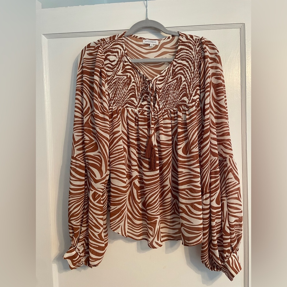 Crescent Zebra Swirl Print Flowy Top Size M